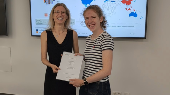 Certificate Ceremony Joanna and Lena Sophie Mayr