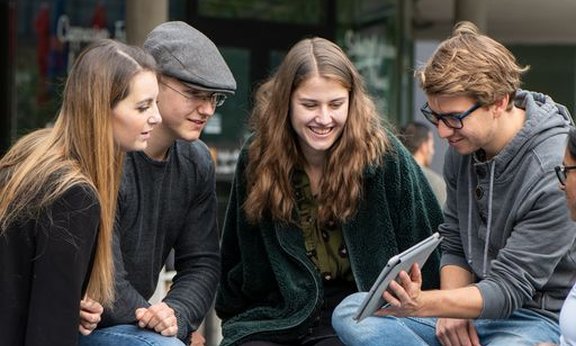 Studierende im Gespräch