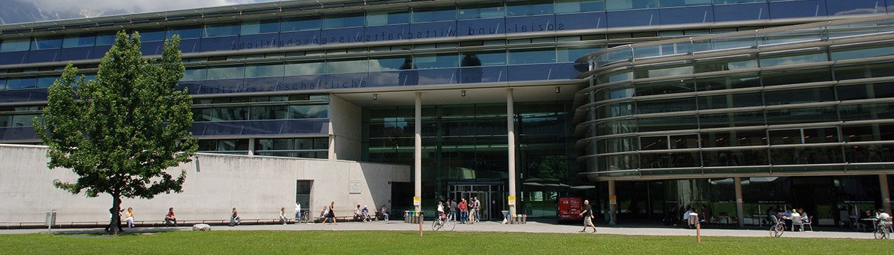 Frontalansicht der Sowi Innsbruck