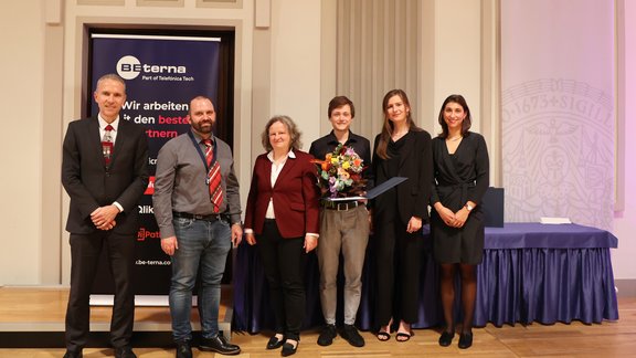 DiSC Award Ceremony Group photo with award winner Lennart Wieser