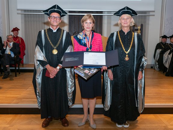 Überreichung Dür
